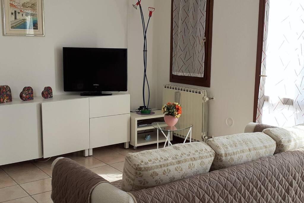Feel At Home - Casa Loredana Lovere Exteriér fotografie